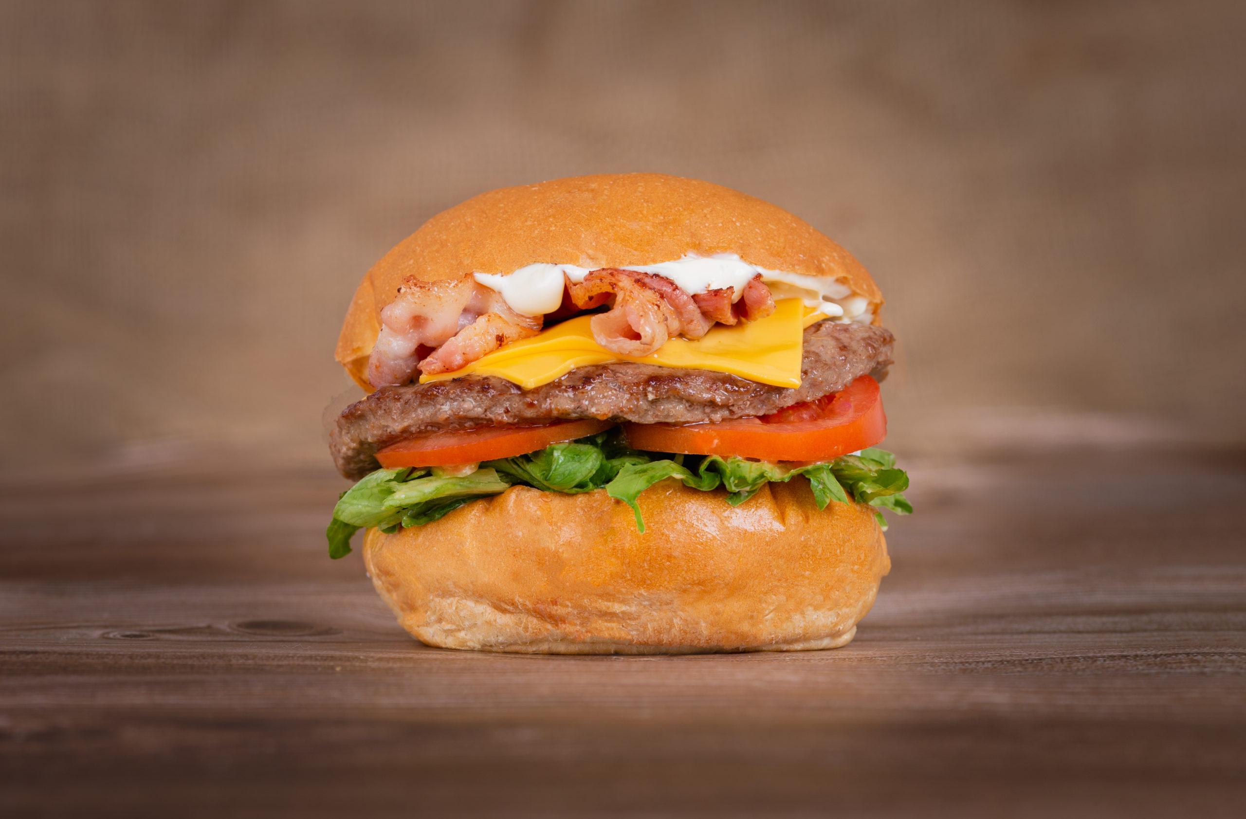 zarillo klassikkoburger bacon and cheese